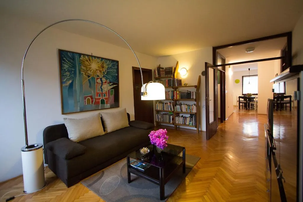 Apartment Cherry location